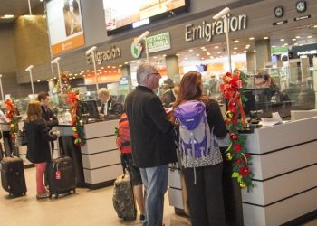 ¿Vive o viaja fuera del país? Este trámite puede ser clave para su seguridad en el exterior