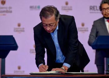 Petro y su “perla” del proyecto Constituyente: propone quitar autonomía al Banco de la República y crear un tribunal constitucional