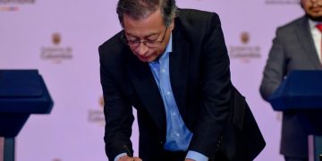 Petro y su “perla” del proyecto Constituyente: propone quitar autonomía al Banco de la República y crear un tribunal constitucional