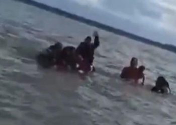 Al menos 4 muertos, entre ellos 2 niños, y 2 desaparecidos deja naufragio en el Pacífico