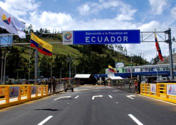 Ecuador cerró pasos fronterizos y solo habilitó el puente de Rumichaca con Colombia