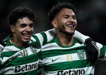 Luis Suárez lideró goleada del Sporting con triplete en casa