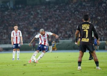 Junior remonta al América y queda a un paso de la gran final del fútbol colombiano
