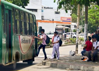 Pasaje de buses urbanos subiría $200 desde enero de 2026
