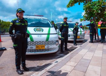 Alcalde Char entrega 4 CAI móviles para continuar fortaleciendo la seguridad en Barranquilla