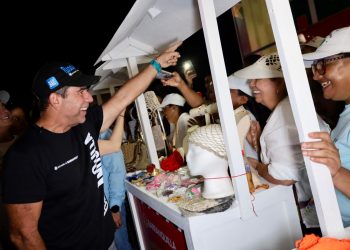 Feria comercial de tejedoras y conocer el primer árbol de Navidad de croché de Colombia, plan del fin de semana en el Gran Malecón