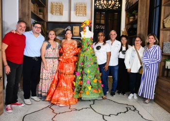 Macondo Surrealista: Artesanías del Atlántico viste a la Reina del Carnaval de Barranquilla con una obra colectiva hecha a mano