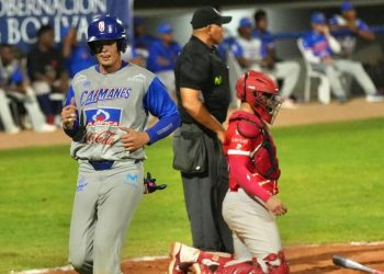 Teherán frena a Caimanes y Tigres gana con paliza