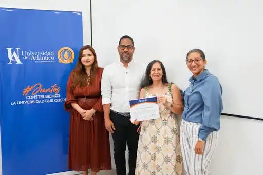 Rector Leyton Barrios anuncia más recursos para el programa de inmersión docente