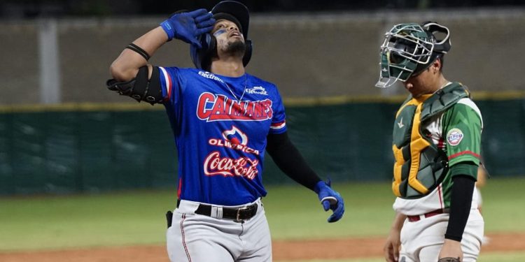 Caimanes firma otra noche de poder