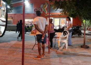 Asalto armado en Tienda ARA de Soledad 2000: siete hombres irrumpieron en motocicletas