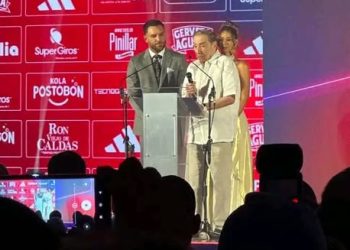 Junior celebró a sus campeones con un homenaje especial en el Pabellón de Cristal