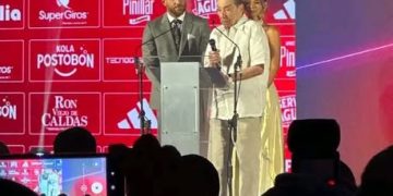 Junior celebró a sus campeones con un homenaje especial en el Pabellón de Cristal