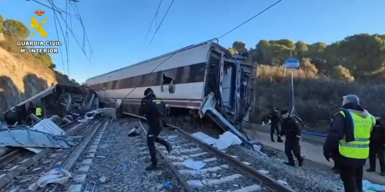 Asciende a 40 el número de personas muertas en el accidente ferroviario en la provincia de Córdoba (Andalucía) en España