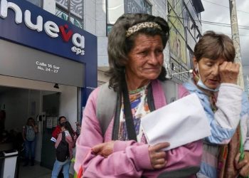 Nueva EPS anuncia mesa de diálogo tras plantón de pacientes con enfermedades huérfanas
