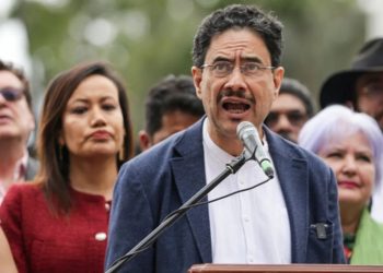 CNE aplaza para este sábado decisión sobre inscripción de Iván Cepeda en consulta del ‘Frente por la Vida’
