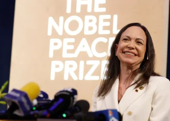 María Corina Machado promete regresar a Venezuela y arremete contra Delcy Rodríguez tras la captura de Maduro