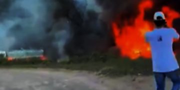 Incendian dos vehículos con combustible en límites de Cesar y Norte de Santander