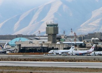 Irán cerró su espacio aéreo para todos los vuelos con excepción para los que han recibido un permiso previo