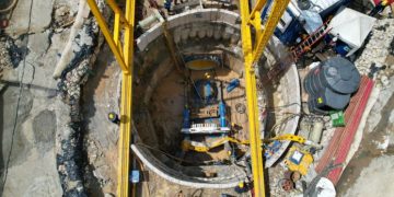 Continúa la canalización que solucionará el arroyo de la calle 85