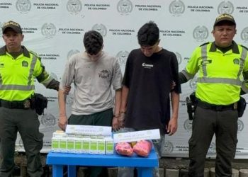 Golpe al narcotráfico en vías de Bolívar: incautan 2,5 kilos de base de coca y 20 frascos de ketamina ocultos en maletas