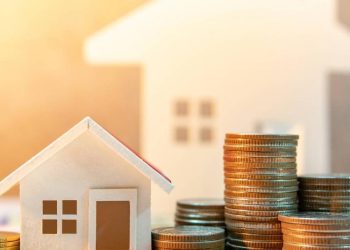 Petro acusa de “estafa” a constructoras y amenaza con retirarles los subsidios de vivienda