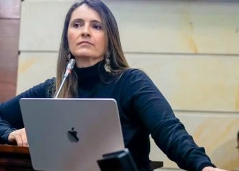 Fondo oscuro de MinIgualdad habría contratado a 3.300 personas sin licitación, denuncia Paloma Valencia