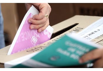 CNE fija reposición por voto y tope de gastos para consultas presidenciales de marzo