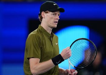 Sinner impone su ley en Melbourne y avanza firme rumbo al tricampeonato