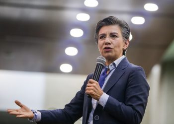 Claudia López responde a Juan Fernando Cristo y llama a un frente común por la Constitución y la democracia