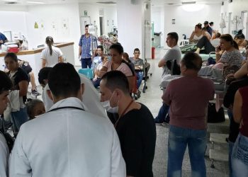 “Liquidar las EPS agravaría el colapso”: pacientes, hospitales y exministros le responden a Petro por sus advertencias