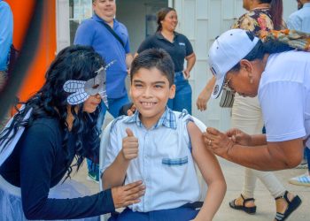 Gobernación del Atlántico inició vacunación infantil contra el dengue en cinco municipios