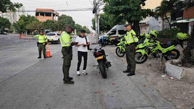 Distrito mantiene prohibición del parrillero hombre en sectores priorizados de Barranquilla