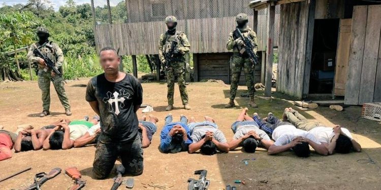 Cayó en Ecuador alias ‘Camilo’ y desmantelan red del Frente Oliver Sinisterra