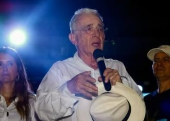 Uribe denunció que grupos criminales obligarían a votar por Iván Cepeda en municipios del Tolima