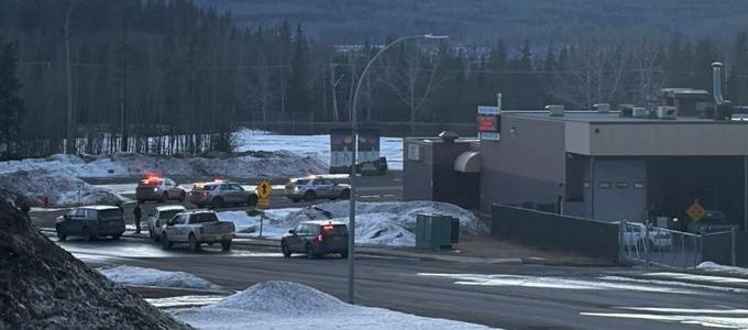 Al menos 10 personas mueren en un tiroteo en una escuela del oeste de Canadá