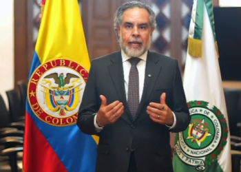 Benedetti arremete contra el general Urrego: “Cobarde, lo sacaron por entrampamiento al Presidente”