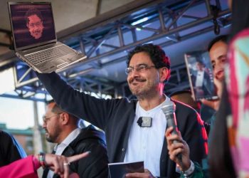 Fact checking: computadores de Raúl Reyes y la mención de Iván Cepeda