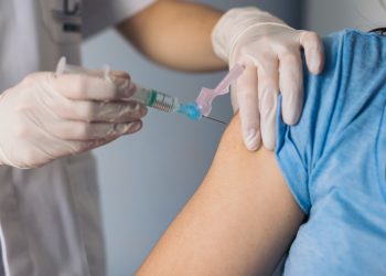 Minsalud refuerza vacunación y vigilancia ante tres casos sospechosos de sarampión en Colombia
