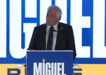 Miguel Uribe Londoño lanza crítica al Centro Democrático durante relanzamiento de su campaña