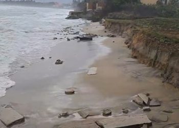 Comerciantes de Santa Verónica reportan caída de más del 70 % en ventas por alerta de cierre de playas