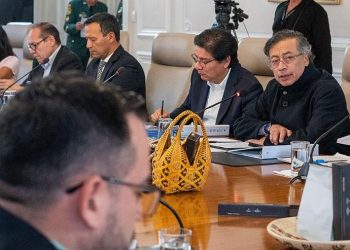 Petro denuncia bombardeo desde Ecuador y advierte sobre amenaza externa a la frontera