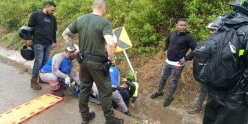 Policía auxilió a joven herido en accidente de tránsito en la vía Turbaco–Cartagena