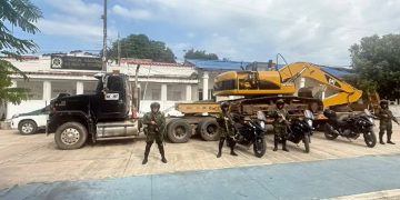 Ejército incauta retroexcavadora ilegal en el sur del Tolima