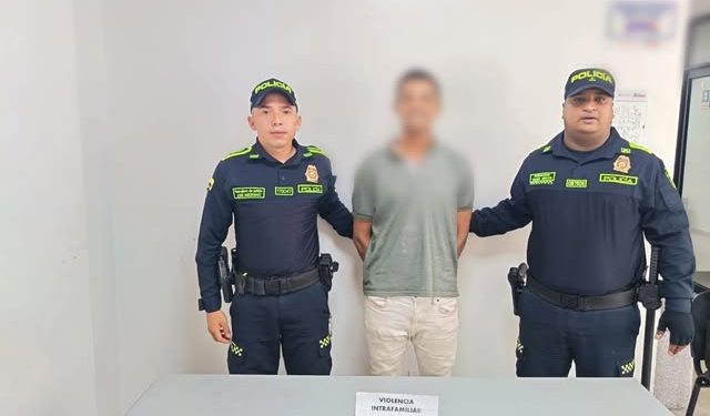 Policía captura en flagrancia a sujeto por presunta violencia intrafamiliar en Soledad