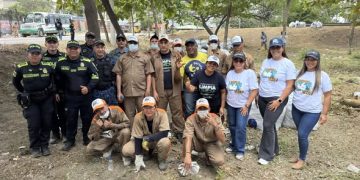 Barranquilla Limpia y Linda recibe a 25 personas privadas de la libertad para limpieza y mantenimiento de punto crítico recuperado en la Circunvalar con Cordialidad
