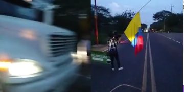 Bloqueo en la Vía La Cordialidad genera caos vial por protesta de campesinos