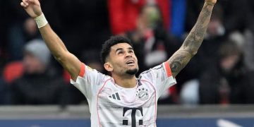 Tarde caótica de Luis Díaz en el empate del Bayern
