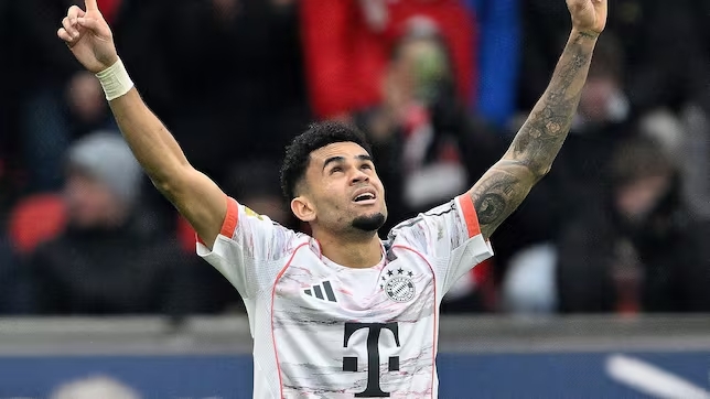 Tarde caótica de Luis Díaz en el empate del Bayern