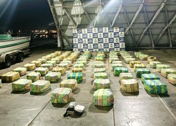Armada incauta dos toneladas de marihuana en el Pacífico colombiano
